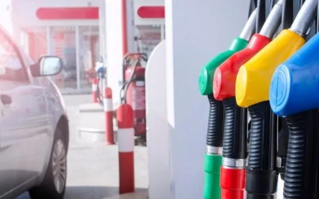 Za prosječnu platu u BiH moguće je natočiti 10 rezervoara benzina